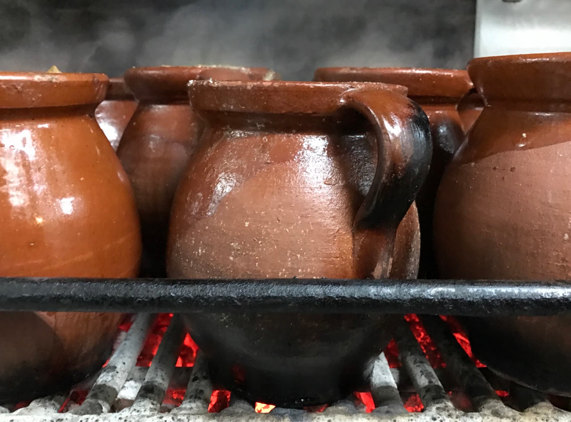 El secreto está en el barro: puchero individual y carbón de encina