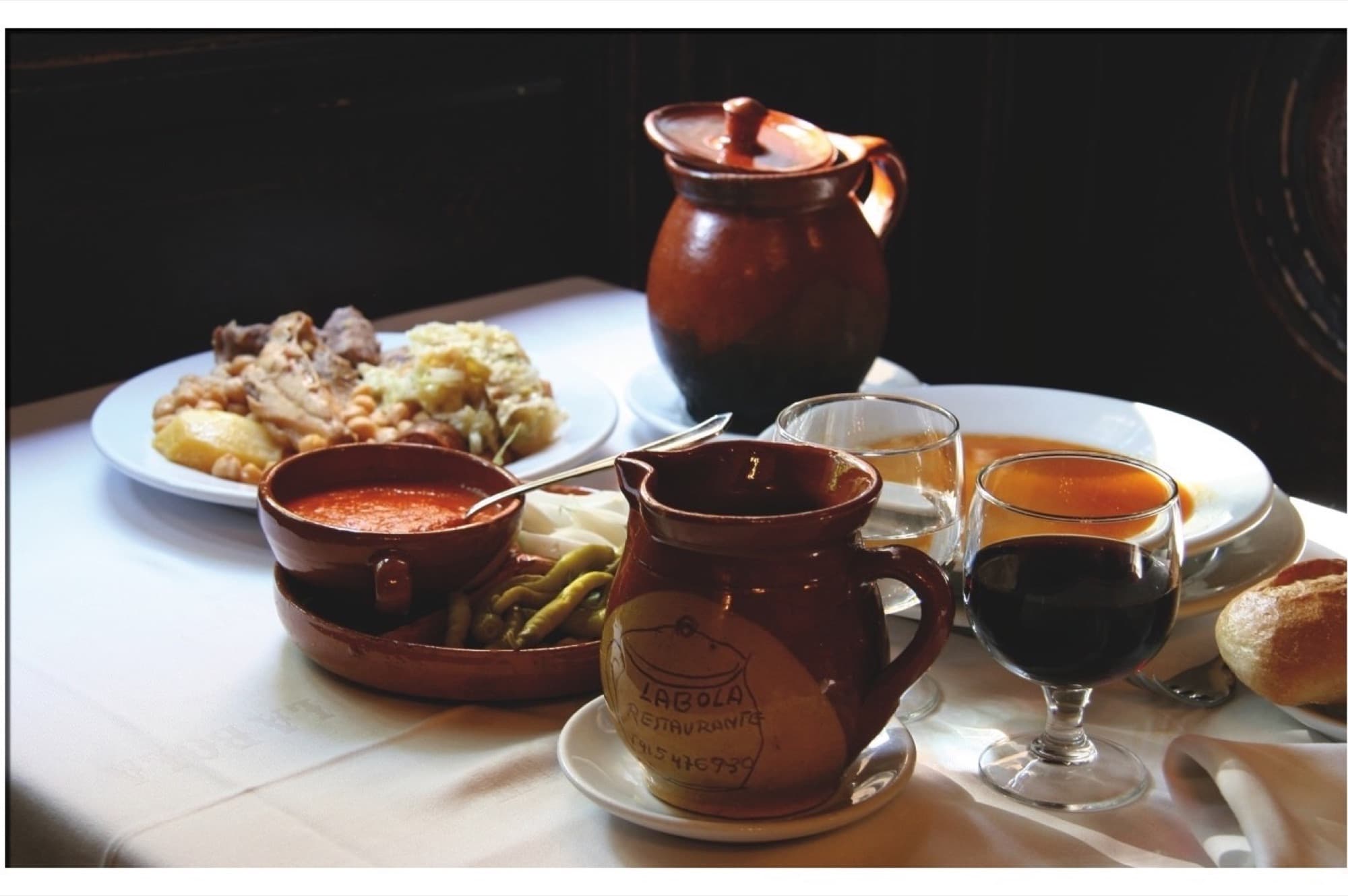 Qué beber con el cocido: vinos de la casa y vermut de barrica